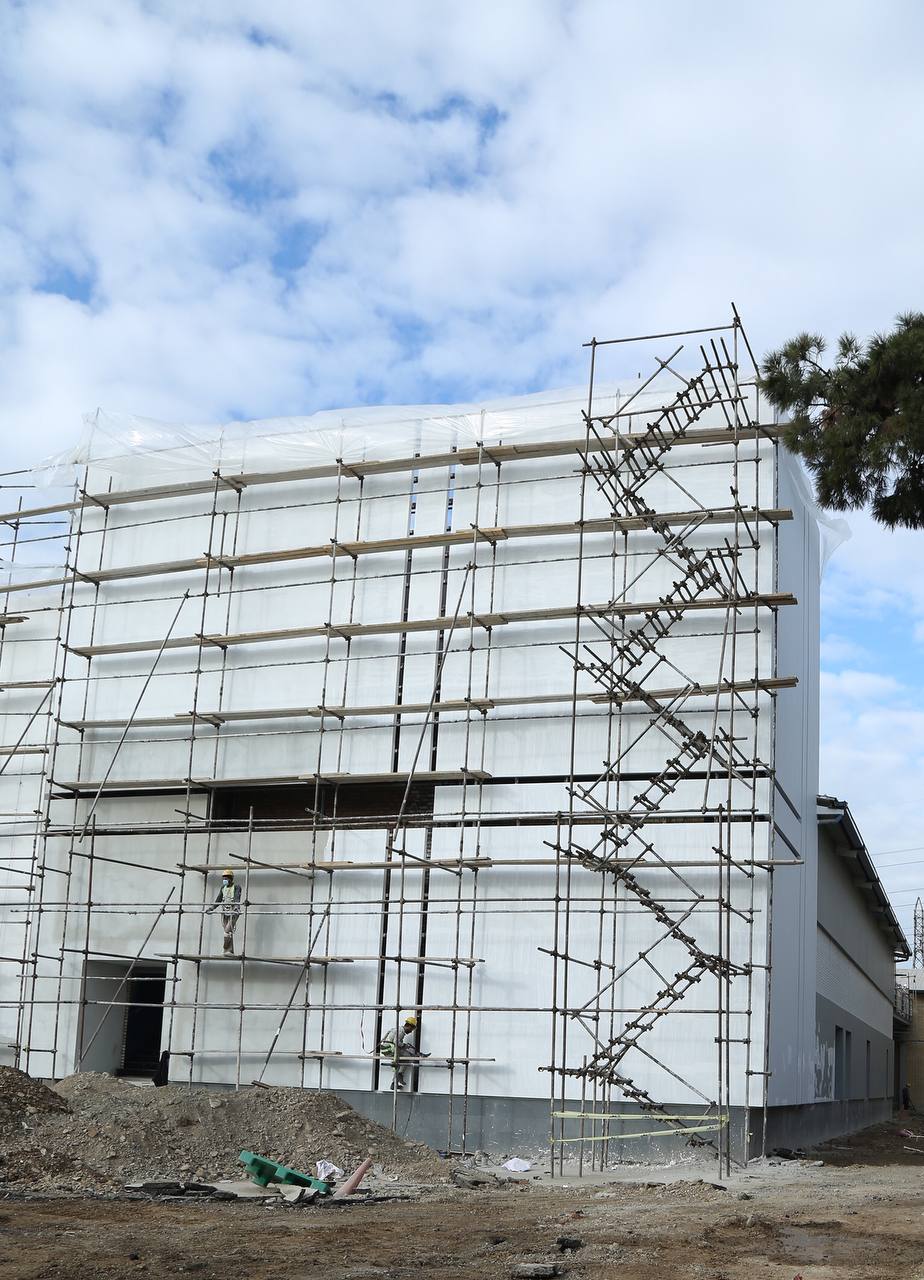 رنگ نما بر روی سمنت برد